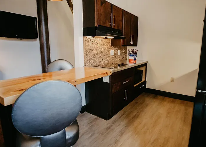 Brewhouse Inn And Suites